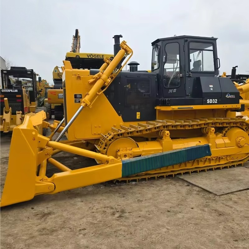 Tracked Bulldozer SEM818F 180H - đánh giá và giá Heavy Equipment Working